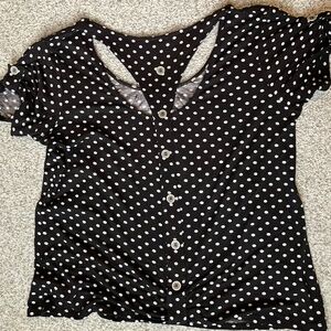 Polka Dot Top—cute button details! Size L